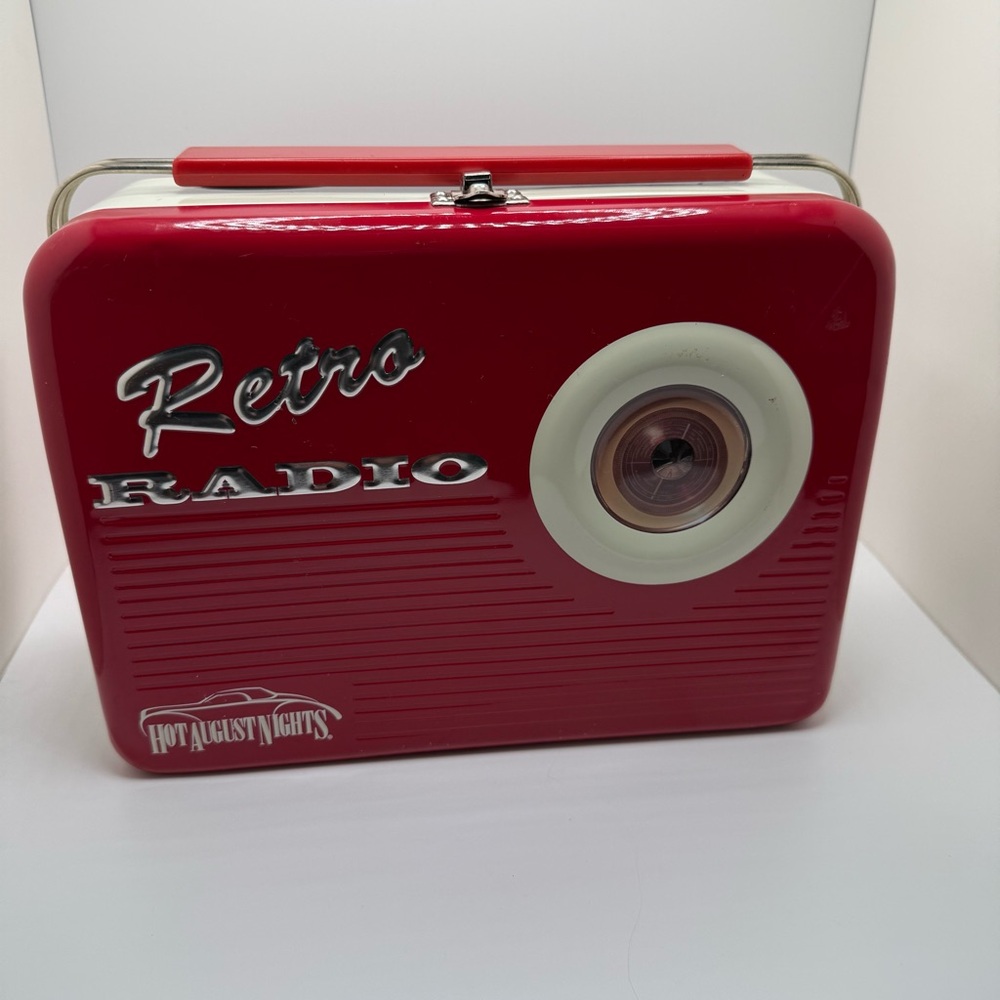 Retro Radio Lunch Box‎
